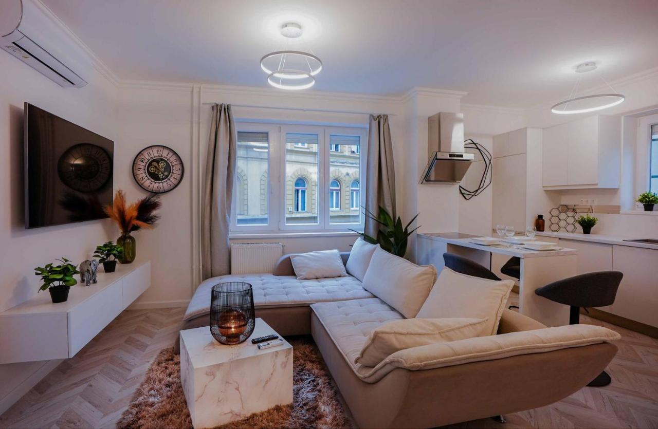 Corvin Avenue Premium Central Apartment Budapest Eksteriør bilde