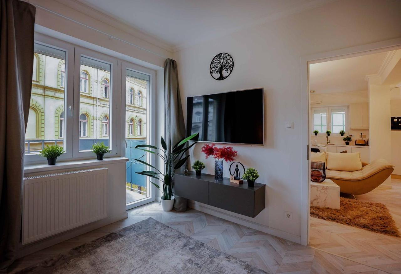 Corvin Avenue Premium Central Apartment Budapest Eksteriør bilde
